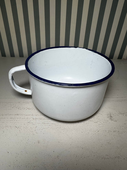 Petit bol en tôle émaillée  - produit chiné