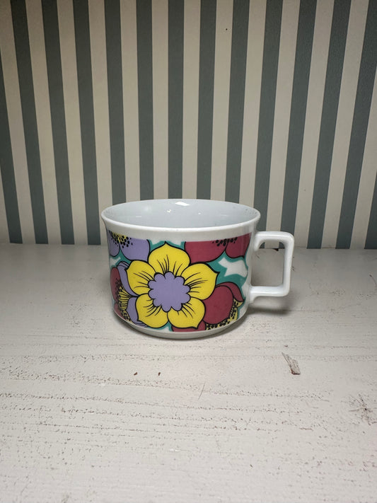 Petite tasse rétro fleurie - produit chiné