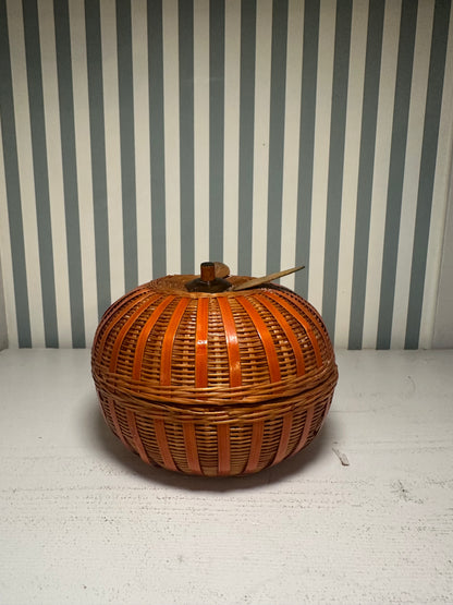 Boîte pomme en osier - produit chiné