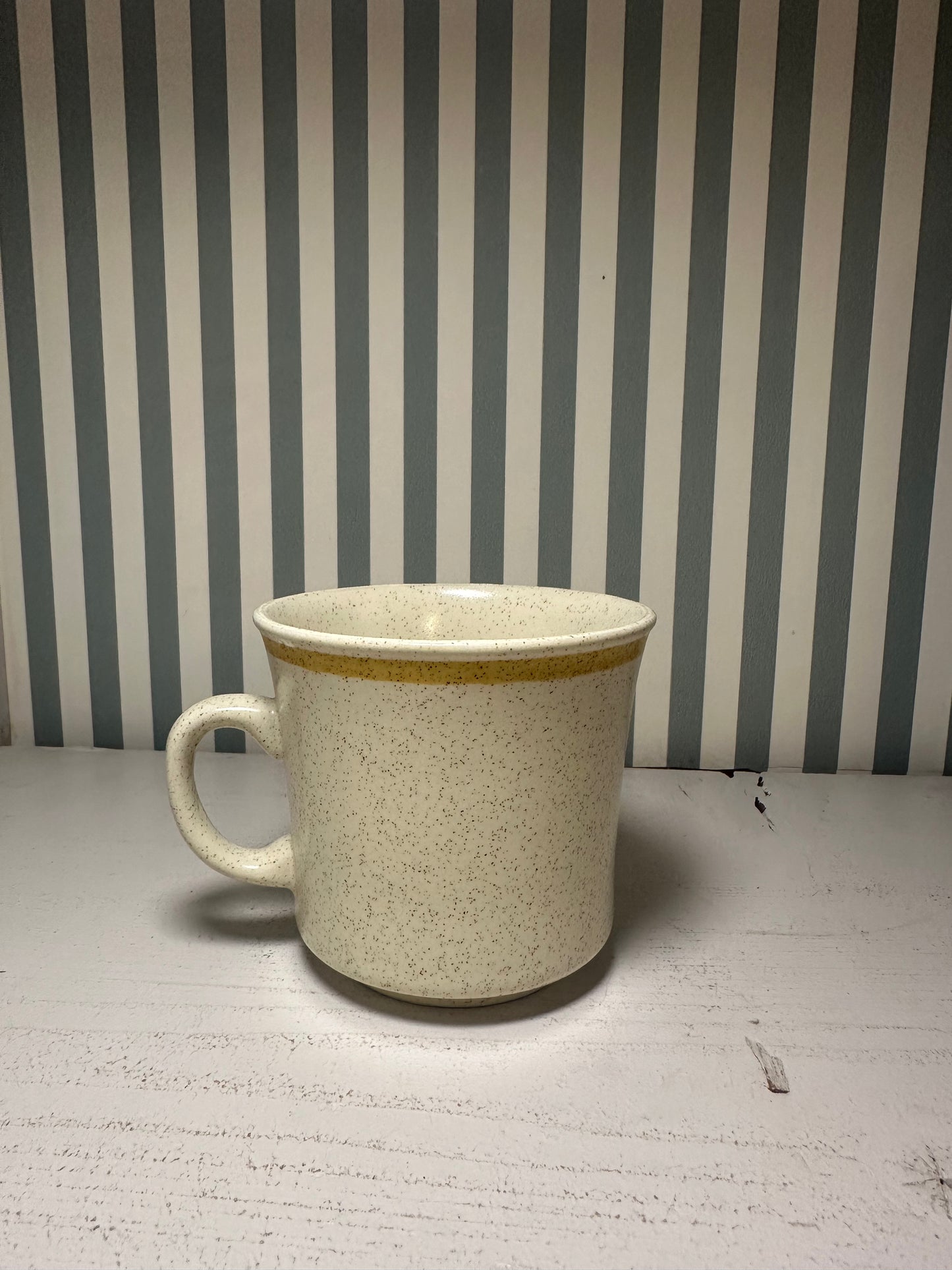 Mug en grès moucheté - produit chiné