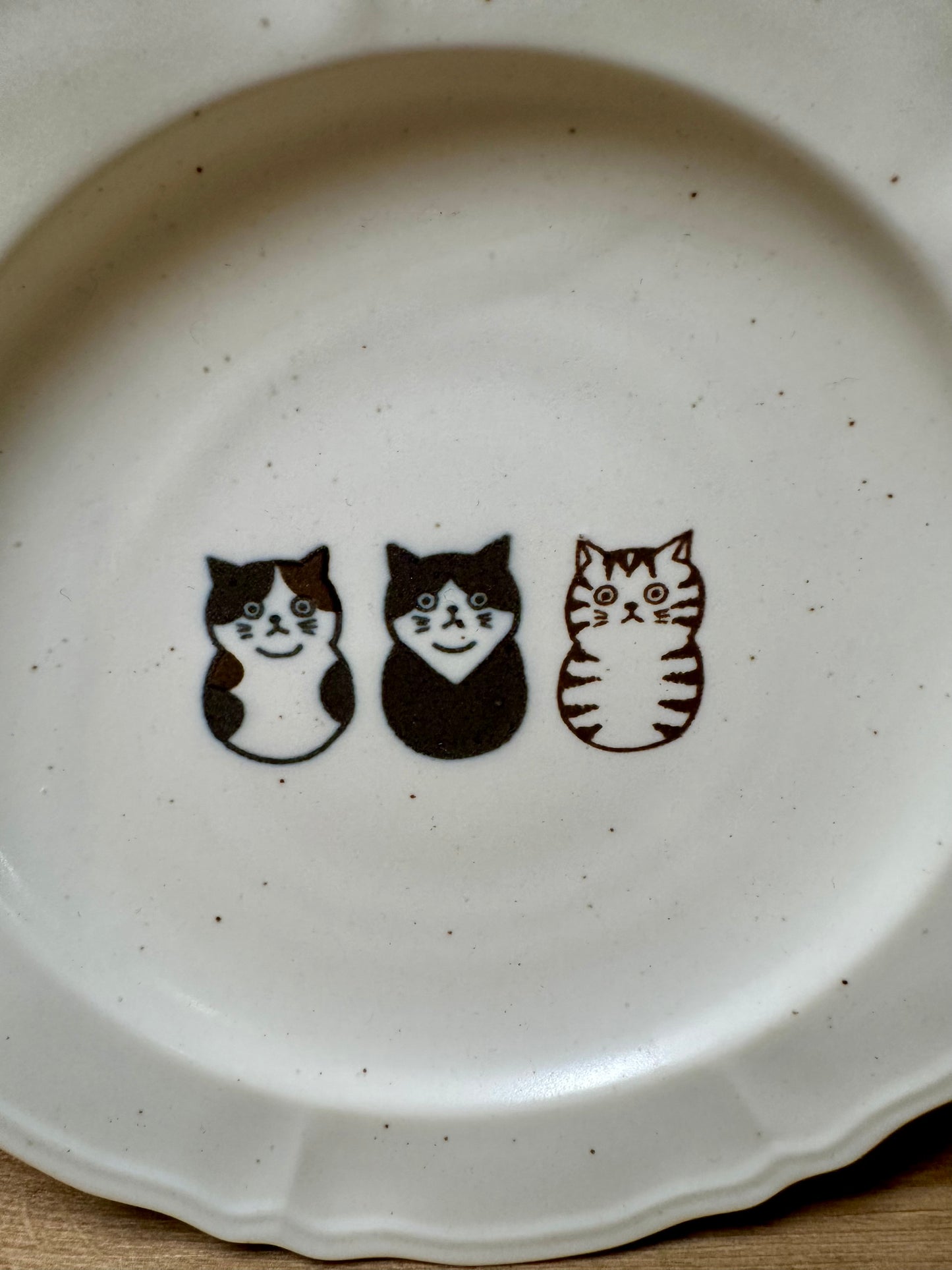 Assiettes motif chats (2 tailles) - produits chinés