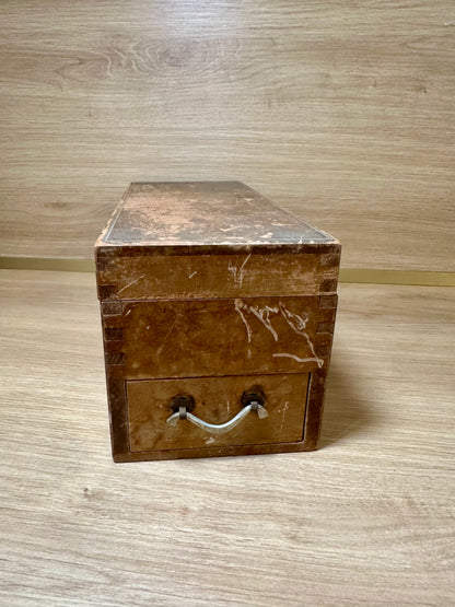 Petite boîte ancienne en bois à tiroir - produit chiné