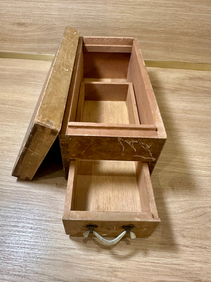 Petite boîte ancienne en bois à tiroir - produit chiné