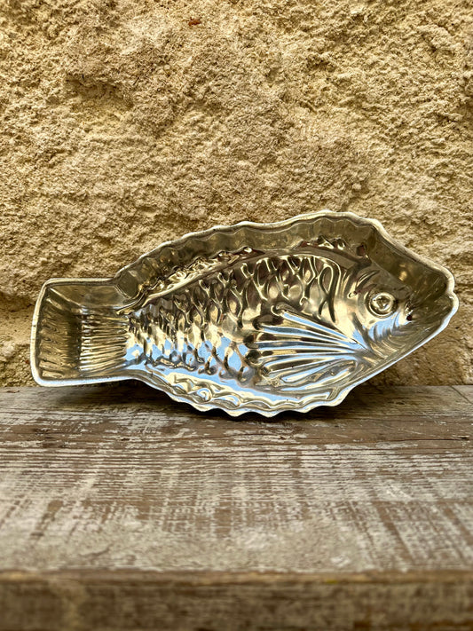 Moule à pâtisserie poisson en métal - produit chiné