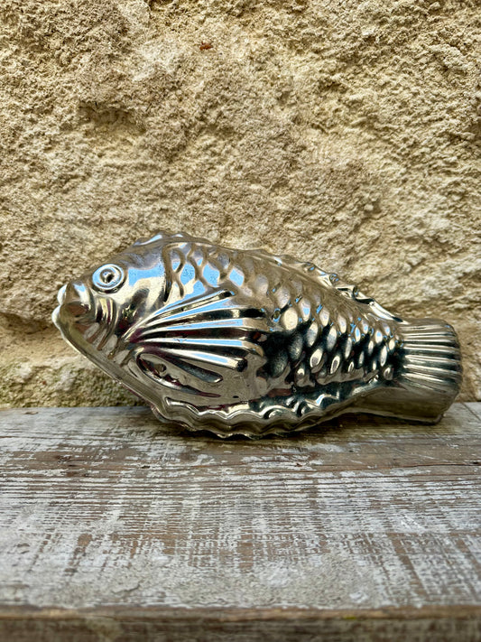 Moule à pâtisserie poisson en métal - produit chiné