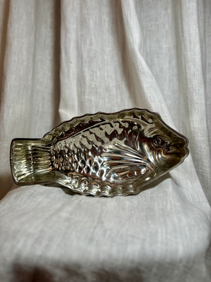 Moule à pâtisserie poisson en métal - produit chiné