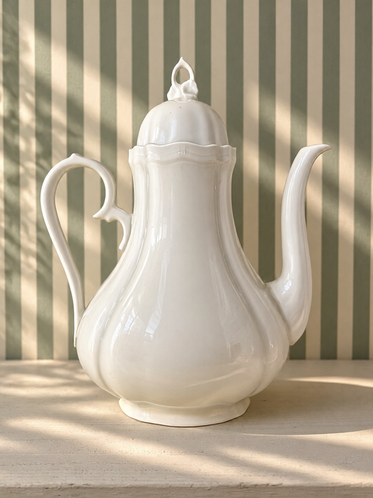 Cafetière en porcelaine - produit chiné