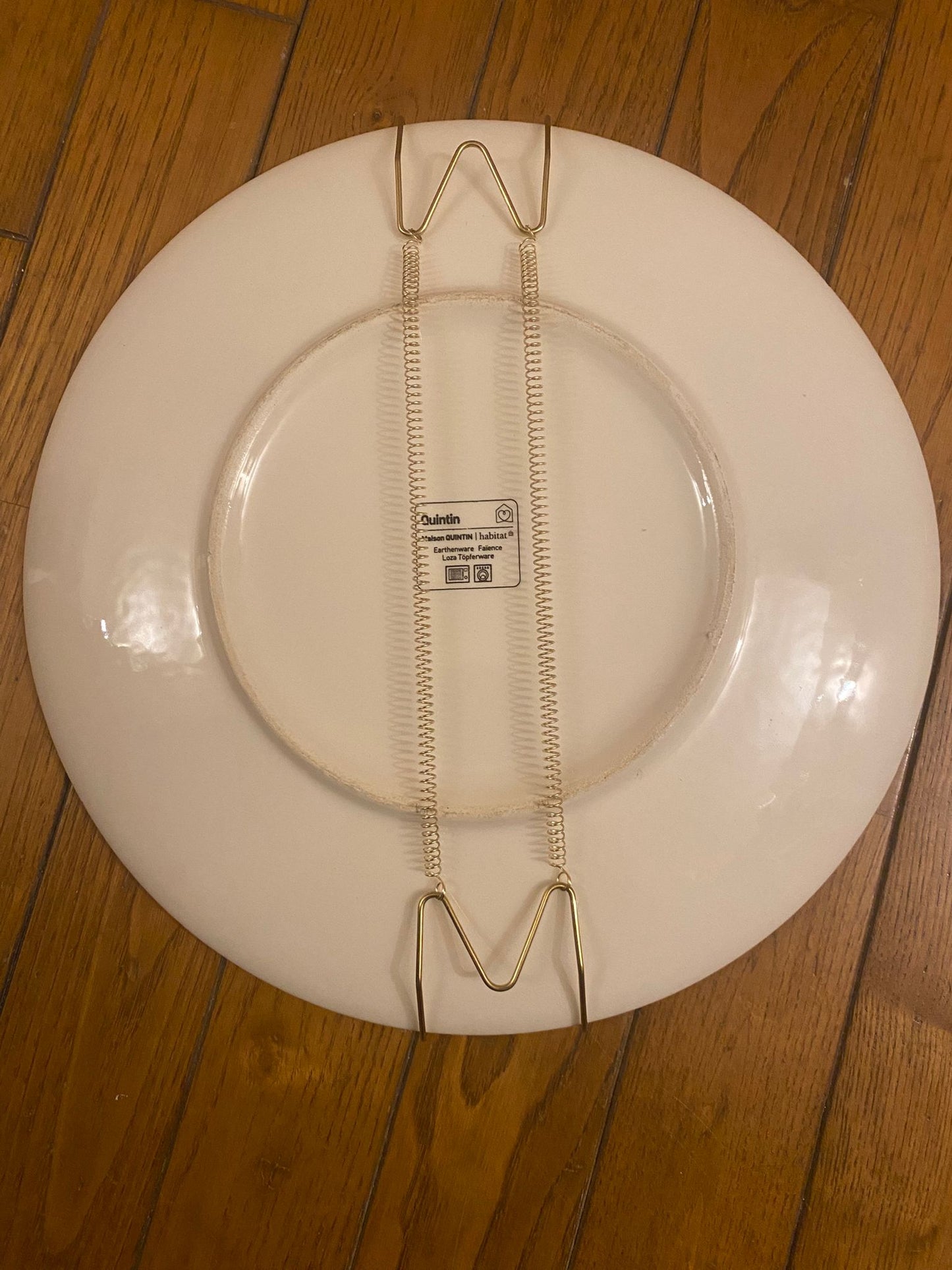 Accroche pour assiette - fixation murale discrète